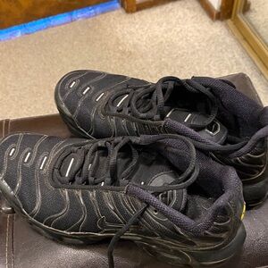 Men's Black Athletic Shoes Nike